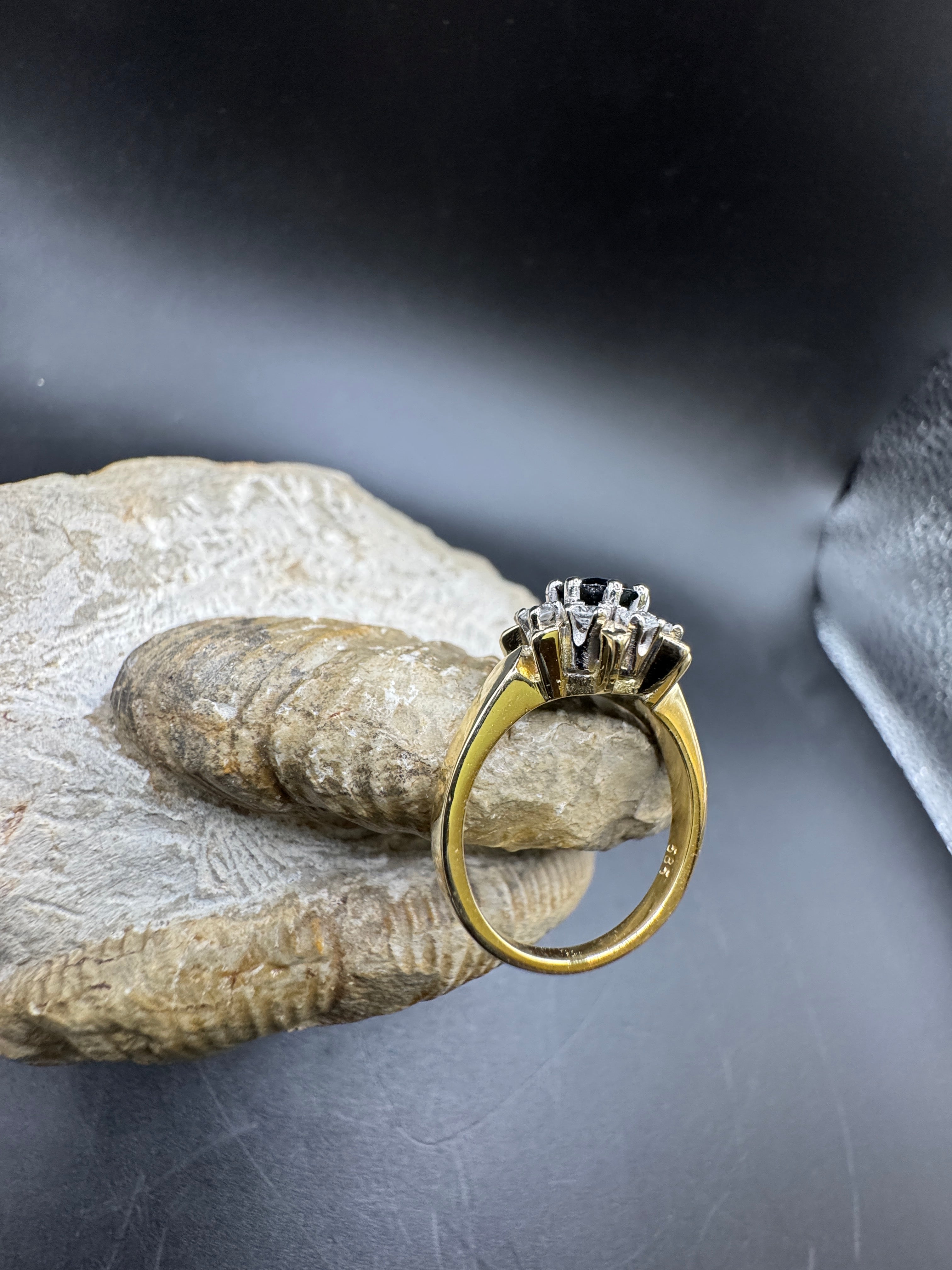 Timeless Ring in 14 Karat Yellow & White Gold with Blue Sapphire & Brilliants