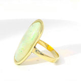Eleganter Ring in 14 Karat (585) Gelbgold mit großem Opal
