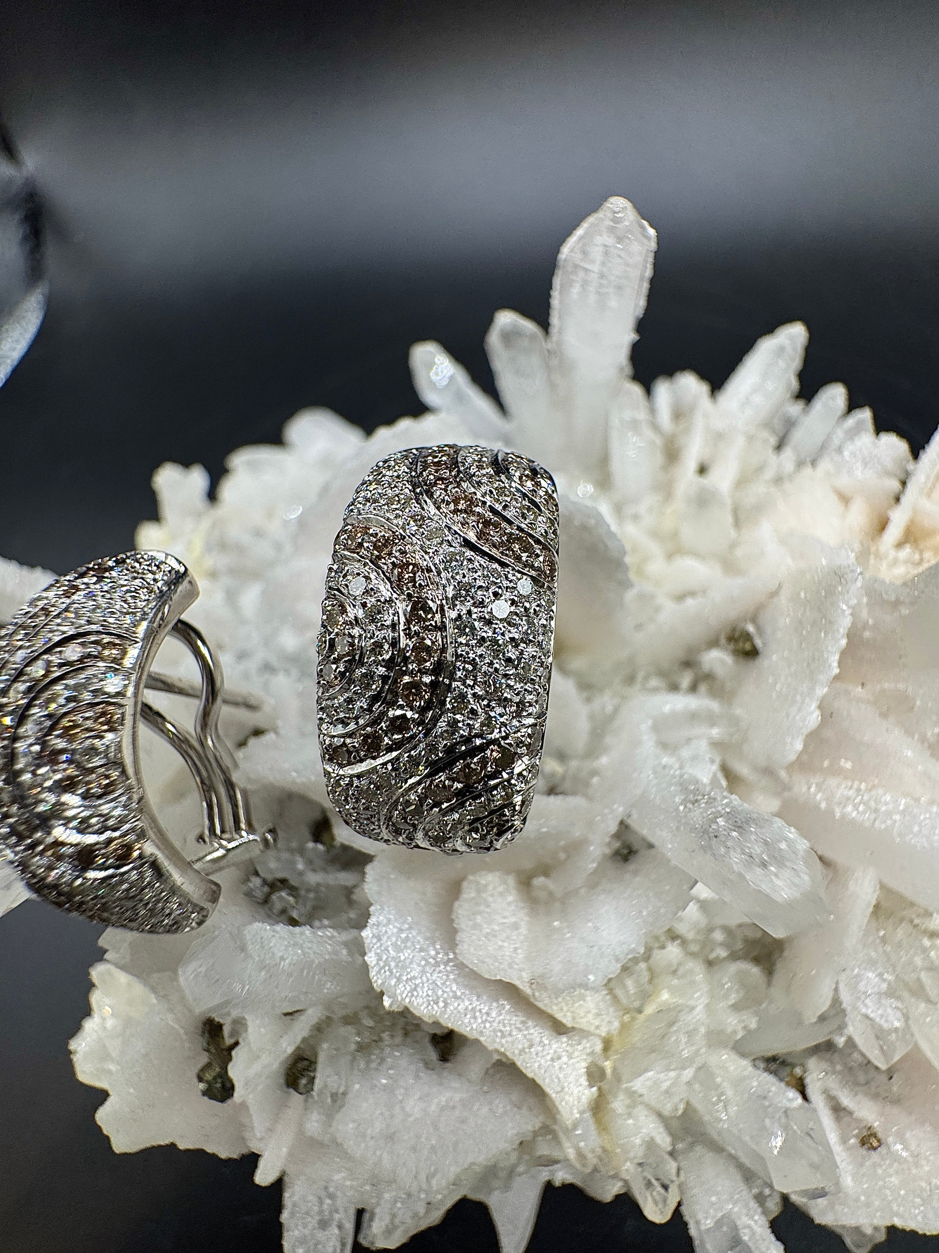 Fancy Half-Hoop Earrings in 18K (750) White Gold with Brilliant-Cut Diamonds