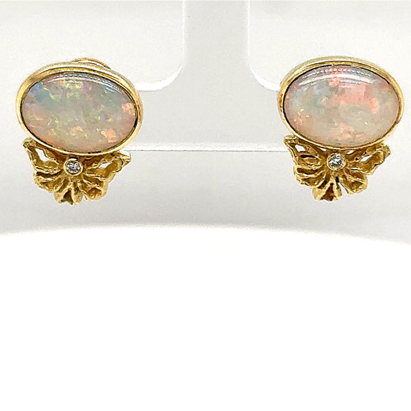 Stilvolle Ohrringe in 18 Karat Gelbgold mit lebhaften Opalen - Handarbeit