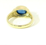 Zeitloser Ring in 9 Karat Gelbgold mit Saphir-Cabochon