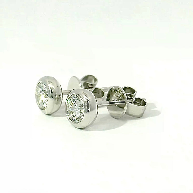 Moderne Brillantstecker in 18 Karat Weißgold mit hochfeinen Brillanten