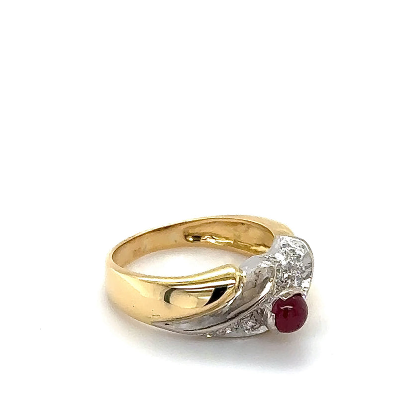 Handgefertigter Bicolor Ring in 18 Karat Gold mit Rubin und Brillanten