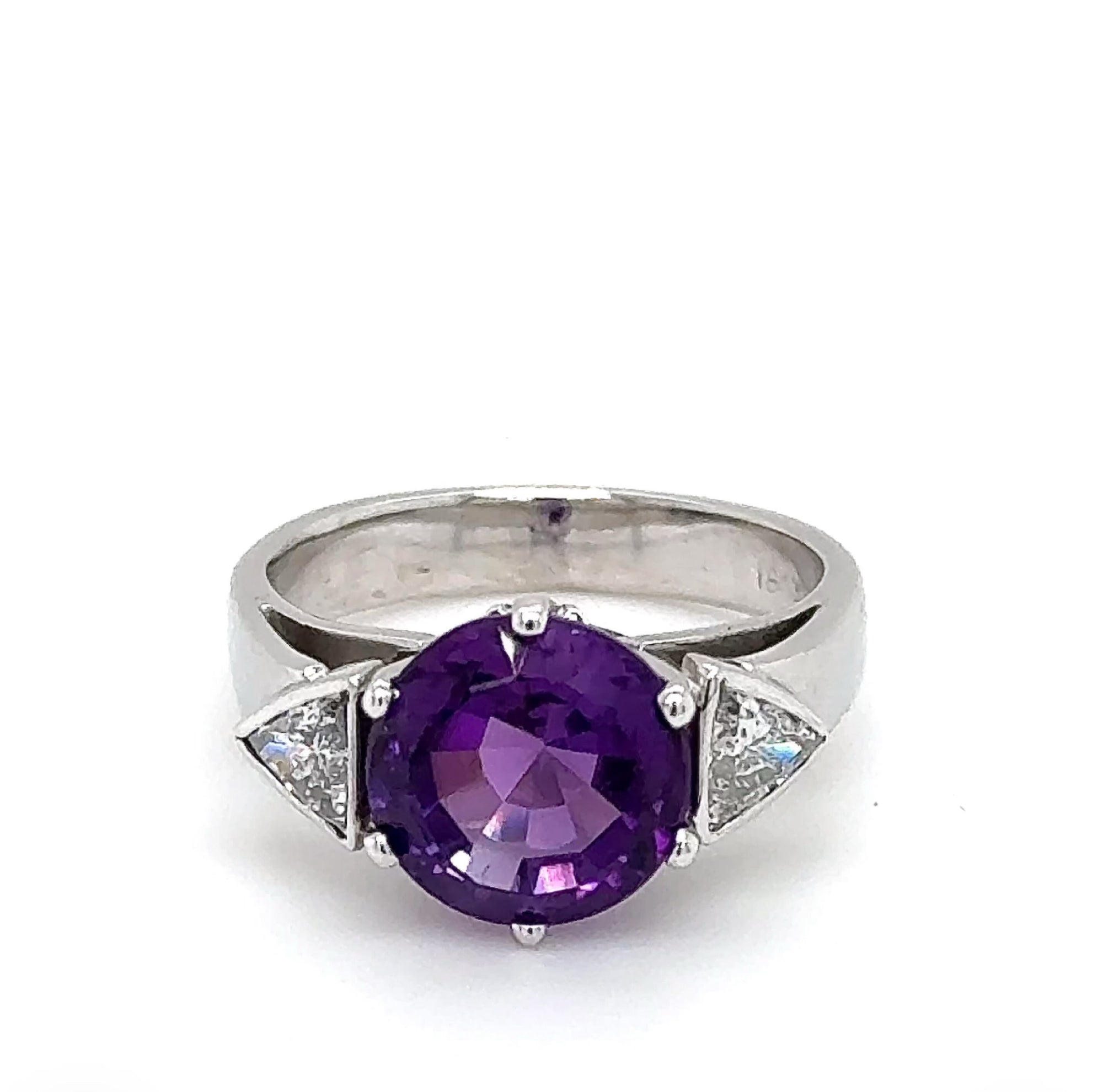 Edler Amethyst Ring in 18 Karat Weißgold mit feinen Trillanten - Handarbeit