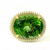 Einmaliger Ring in 14 Karat Gelbgold mit riesigem Peridot & Brillanten