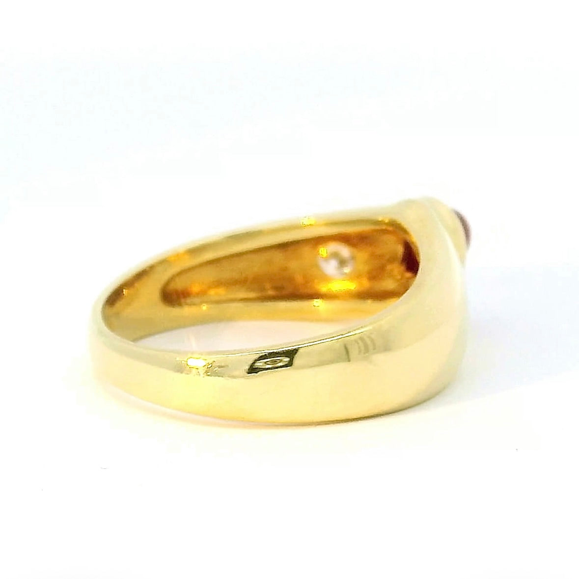 Eleganter Ring in 14 Karat Gelbgold mit Rubin & Brillant