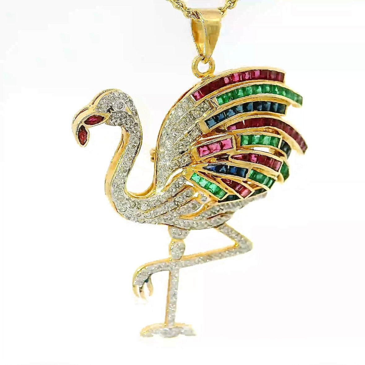 Flamingo-Anhänger in 18 Karat Gelbgold mit Smaragden, Rubinen, Saphiren & Diamanten