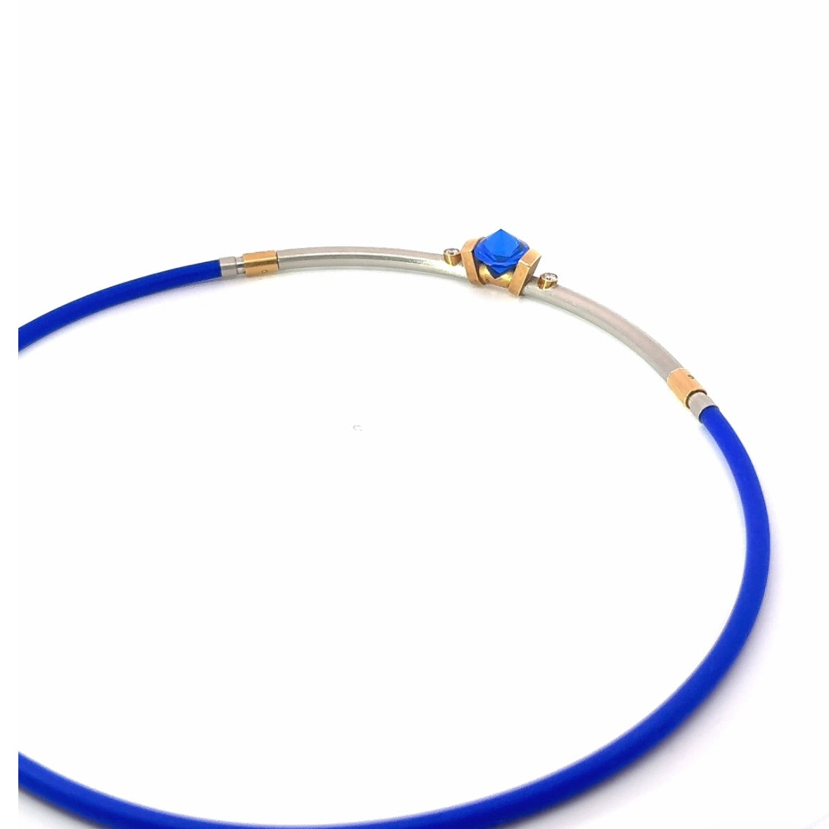 Collier von Bunz Design in 18 Karat Gelbgold & 950er Platin mit Saphir & Brillanten