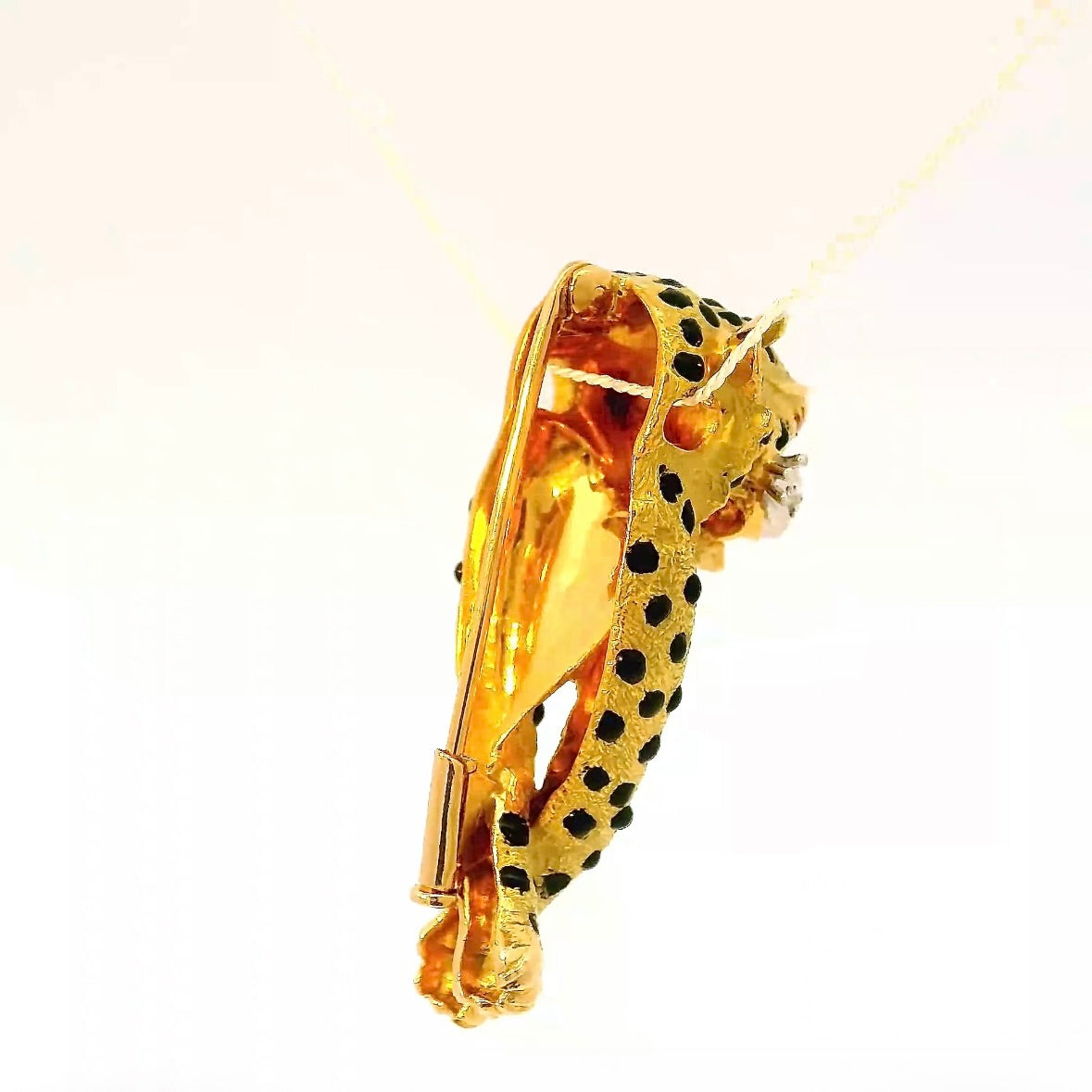 Verspielter Panther-/Leopard-Anhänger in 18 Karat Gold mit Brillanten & Rubinen