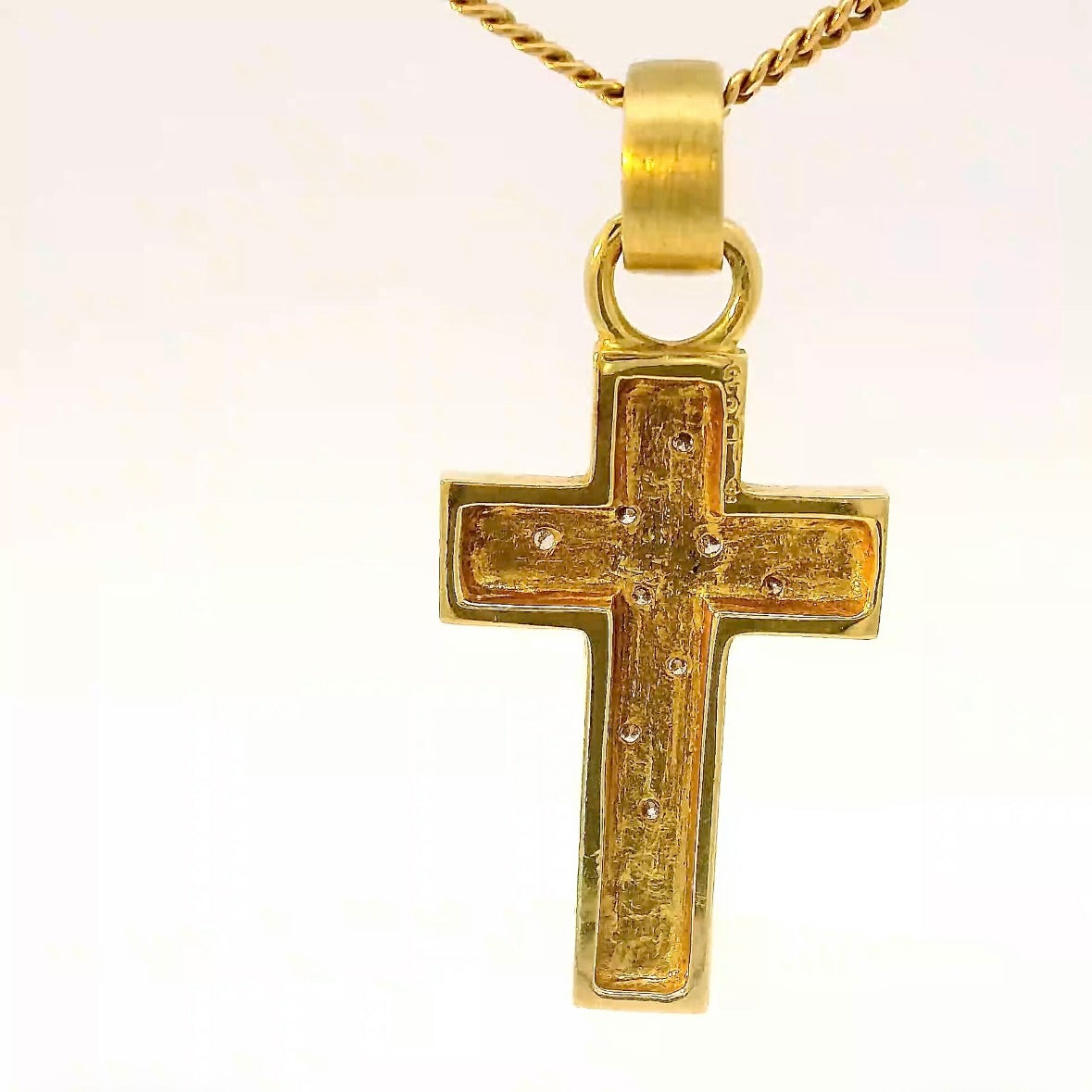Cross pendant