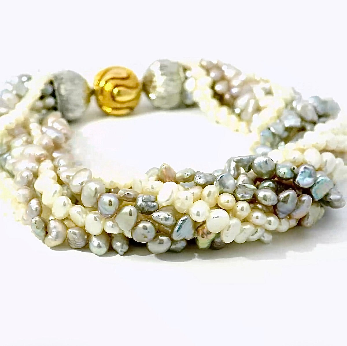 Special Goldbaur pearl bracelet with bayonet clasp in 18 carat gold