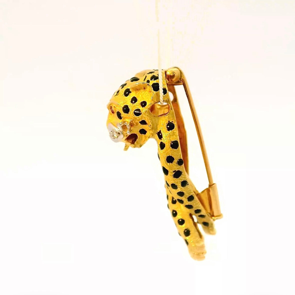 Verspielter Panther-/Leopard-Anhänger in 18 Karat Gold mit Brillanten & Rubinen