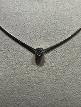 Zeitloser Solitär-Anhänger in 18 Karat Weißgold mit Brillant & Schlangenkette
