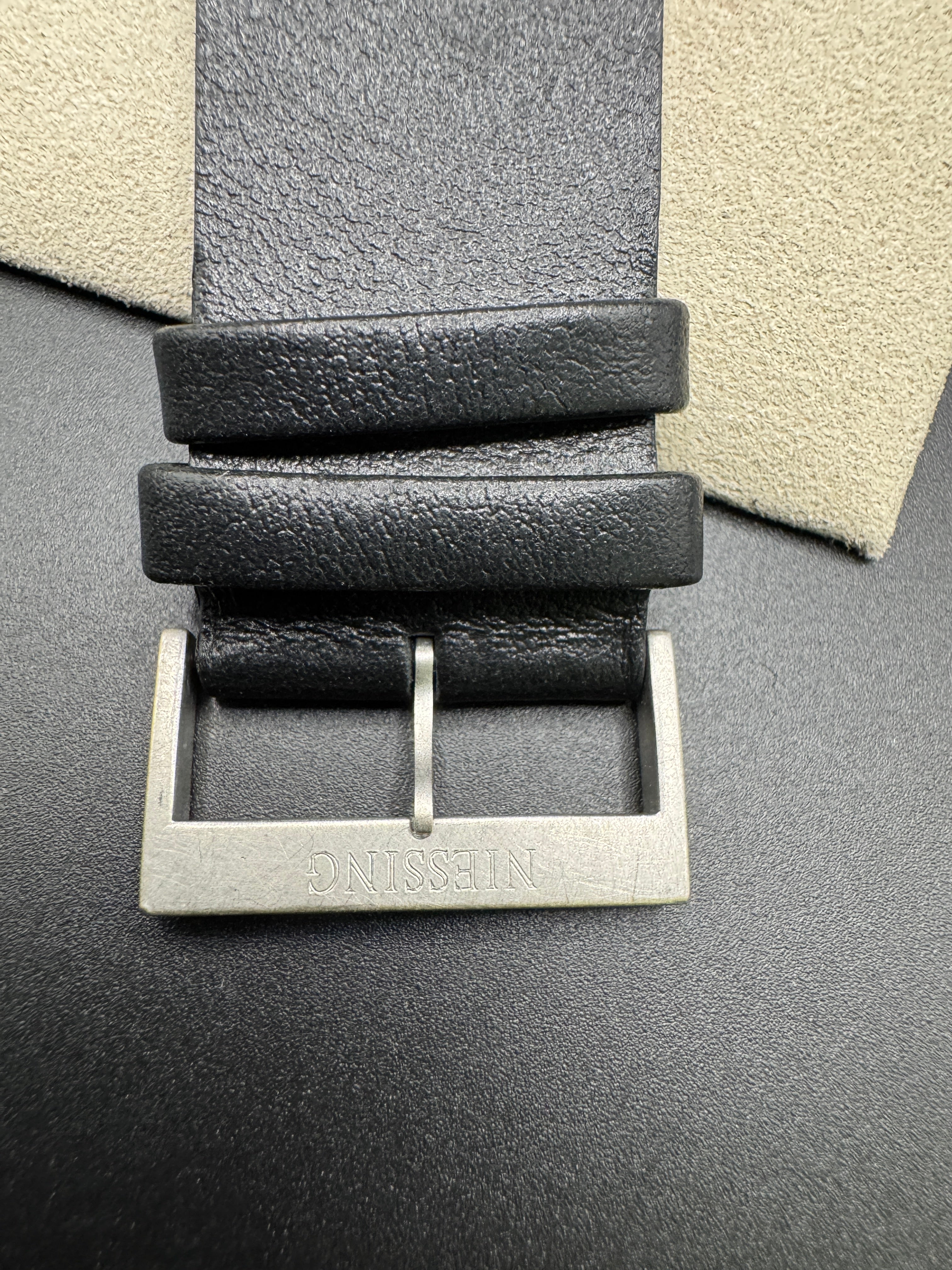 Original Niessing Radius 9 o'clock in 950 platinum size M