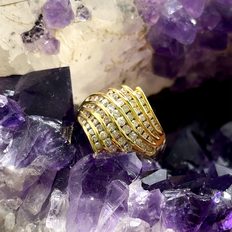 Prachtige geelgouden ring in 18 karaat (750) met fijne diamanten