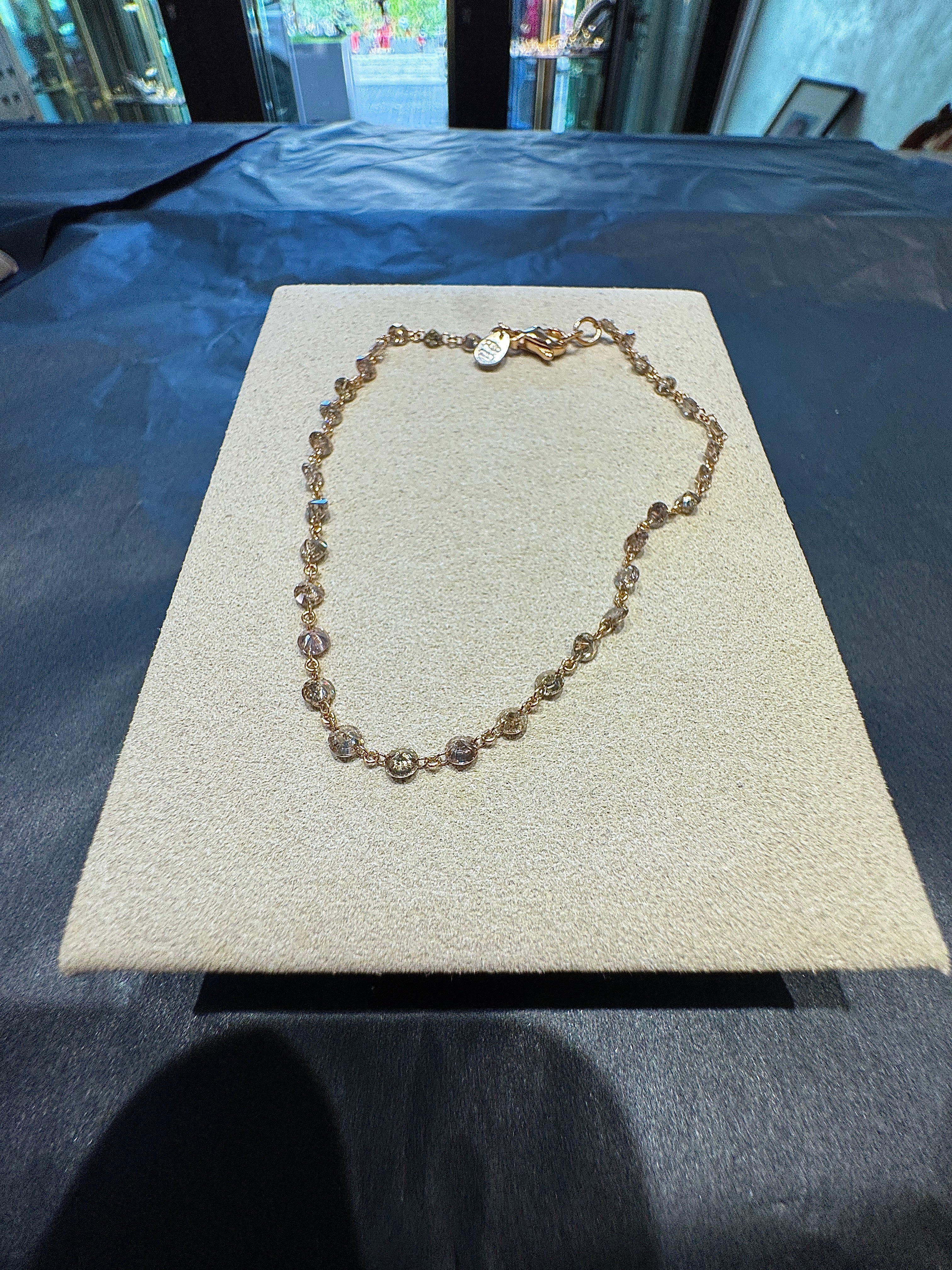 Spectacular Crivelli bracelet in 18K rose gold with 3.30 carats of fancy brilliant-cut diamonds