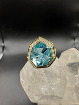 Ausgefallener Ring in 14 Karat Gelbgold mit leuchtendem Topas & Brillanten