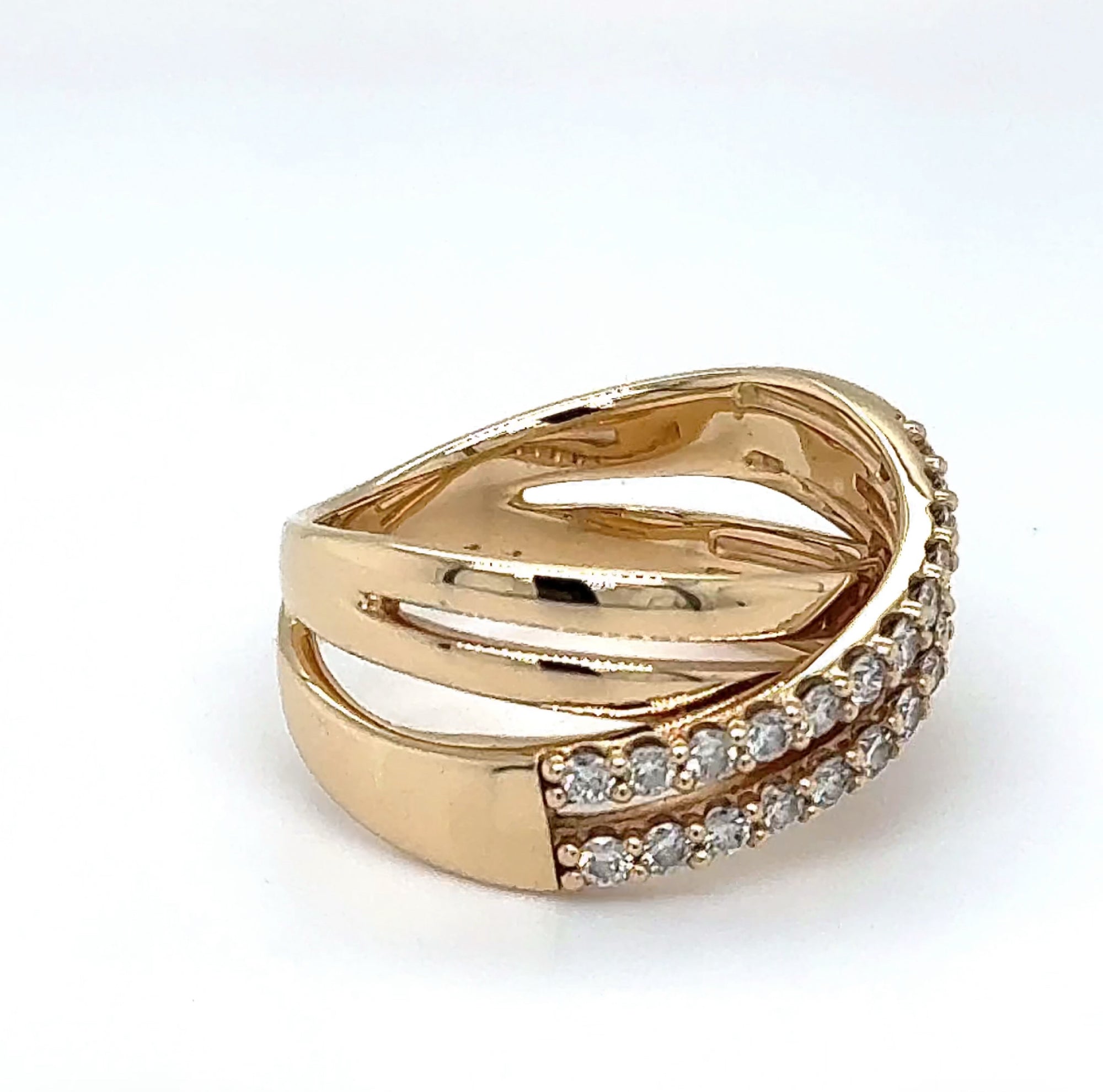 Moderner Moncara Ring in 14 Karat Gelbgold mit lupenreinen Brillanten