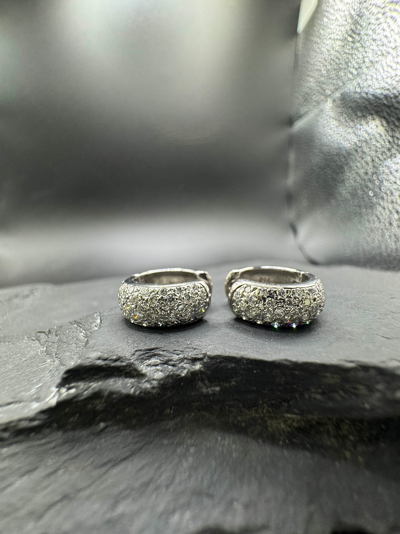 Moderne Brillantkreolen Ohrringe in 18 Karat Weißgold | Ohrringe - Schmuck Schroll