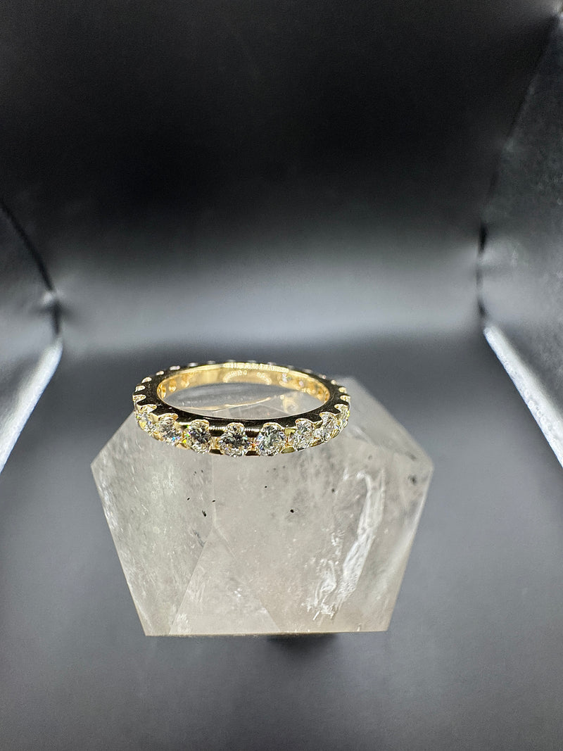 Zeitloser Memory Ring in 14 Karat Gelbgold mit feinen Brillanten