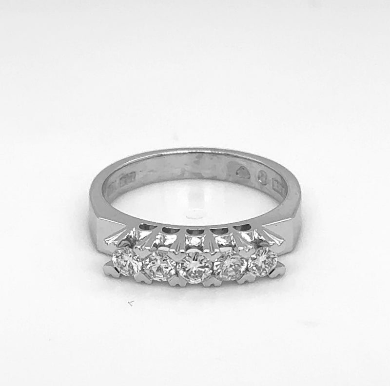Edler Halbmemory Ring in 18 Karat Weißgold mit hochfeinen Brillanten