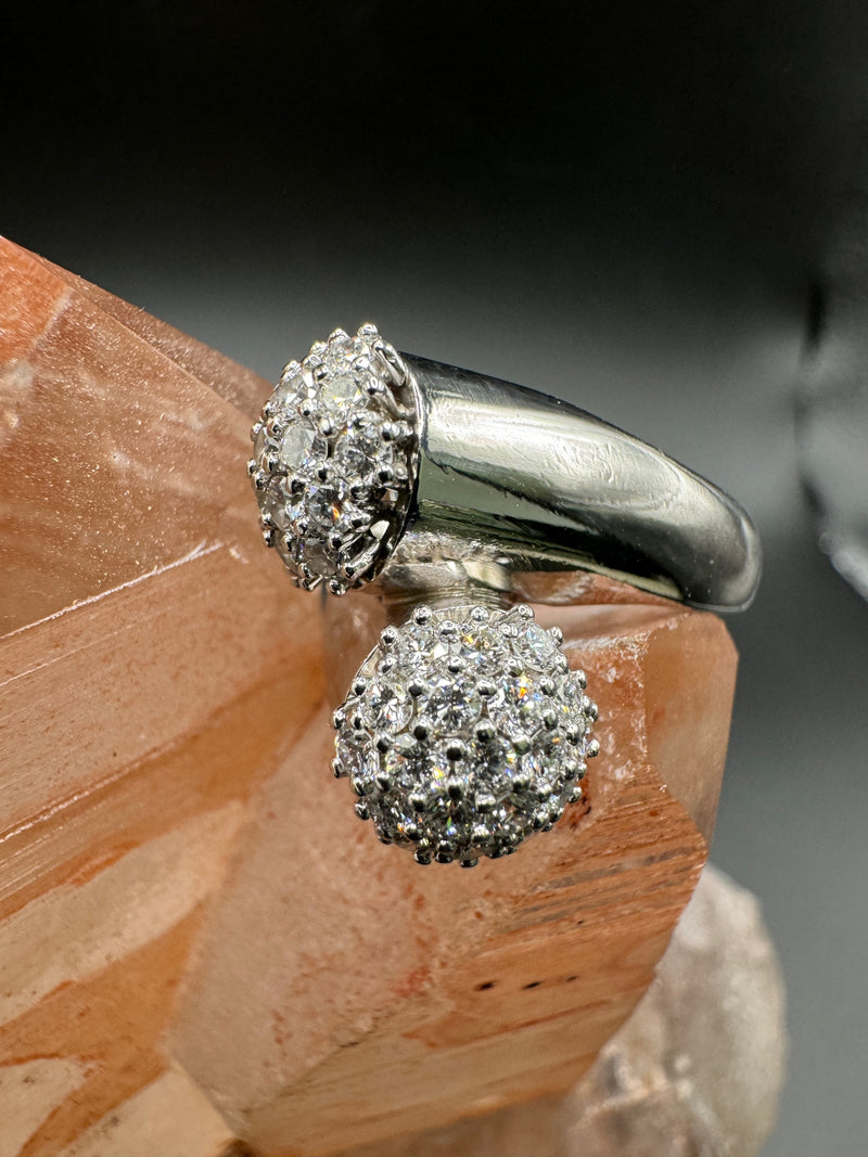 Zeitloser Toi et Moi Ring in 18 Karat Weißgold mit feinen Brillanten