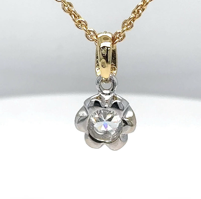 Eleganter Solitär-Anhänger in 18 Karat Gold mit großen Brillant