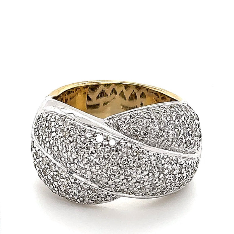 Solid bicolor ring in 18 carat (750) gold with 156 brilliant-cut diamonds