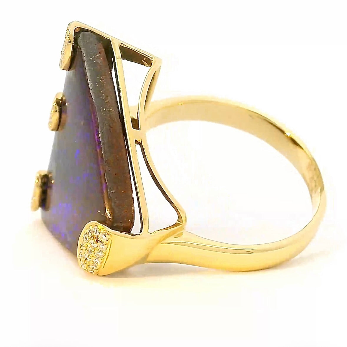 Edler Ring in 18 Karat Gelbgold mit Boulderopal & Brillanten