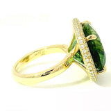 Einmaliger Ring in 14 Karat Gelbgold mit riesigem Peridot & Brillanten