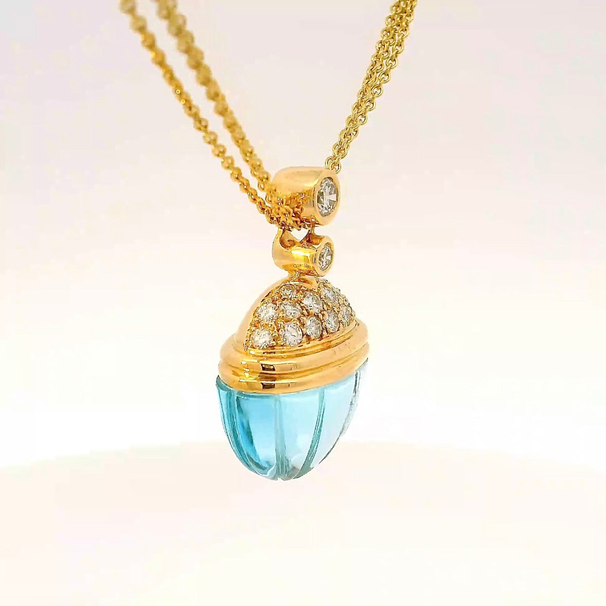 Eleganter Anhänger in 18 Karat Gelbgold mit Topas & Brillanten von Lüth Bijoux