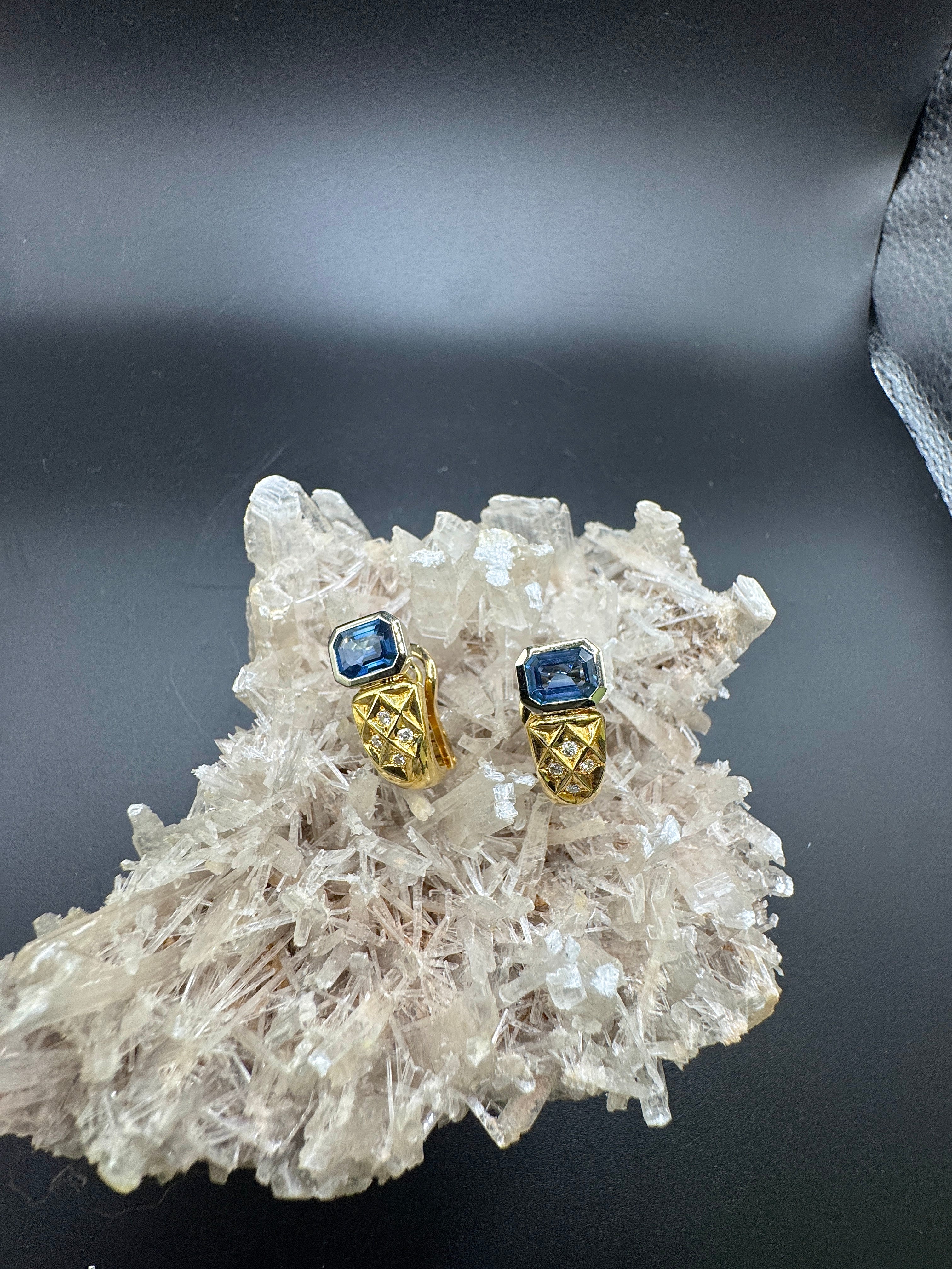 Extravagant 18k Gold Earrings with Sapphires & Brilliant-cut Diamonds