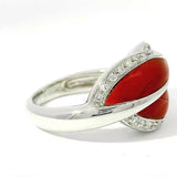 Edler Ring in 18 Karat Weißgold mit leuchtender Koralle & Brillanten