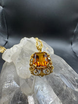Handgefertigter Anhänger in 18 Karat Gelbgold mit Citrin & Brillanten von Jaufmann