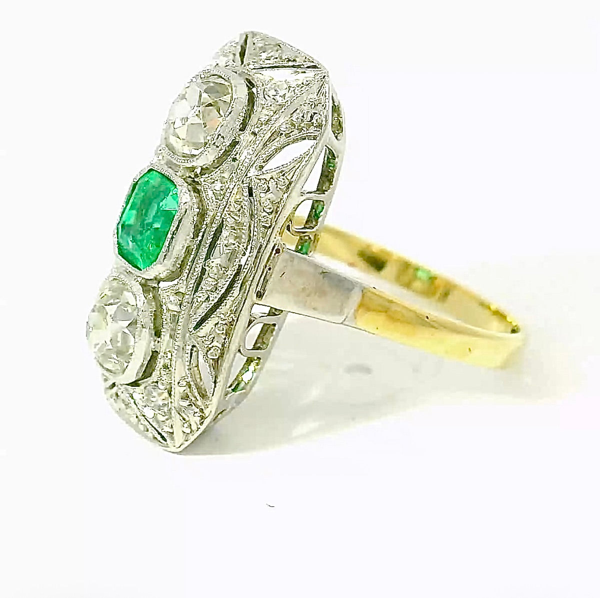 Art Deco Ring in 14 Karat Yellow & White Gold with Emerald & Diamonds