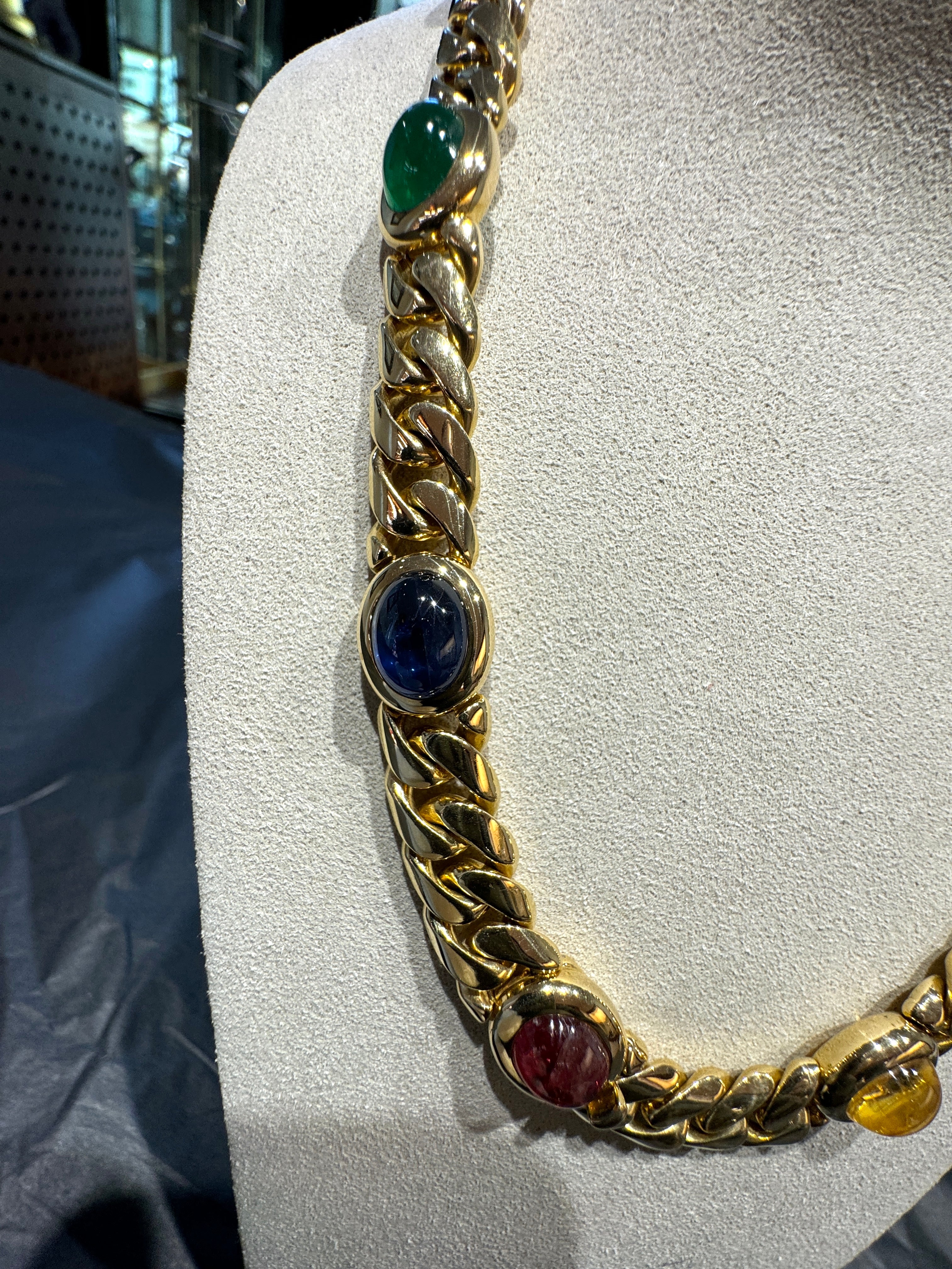 Einmaliges Collier / Armband in 18 Karat Gelbgold mit Saphiren & Smaragden