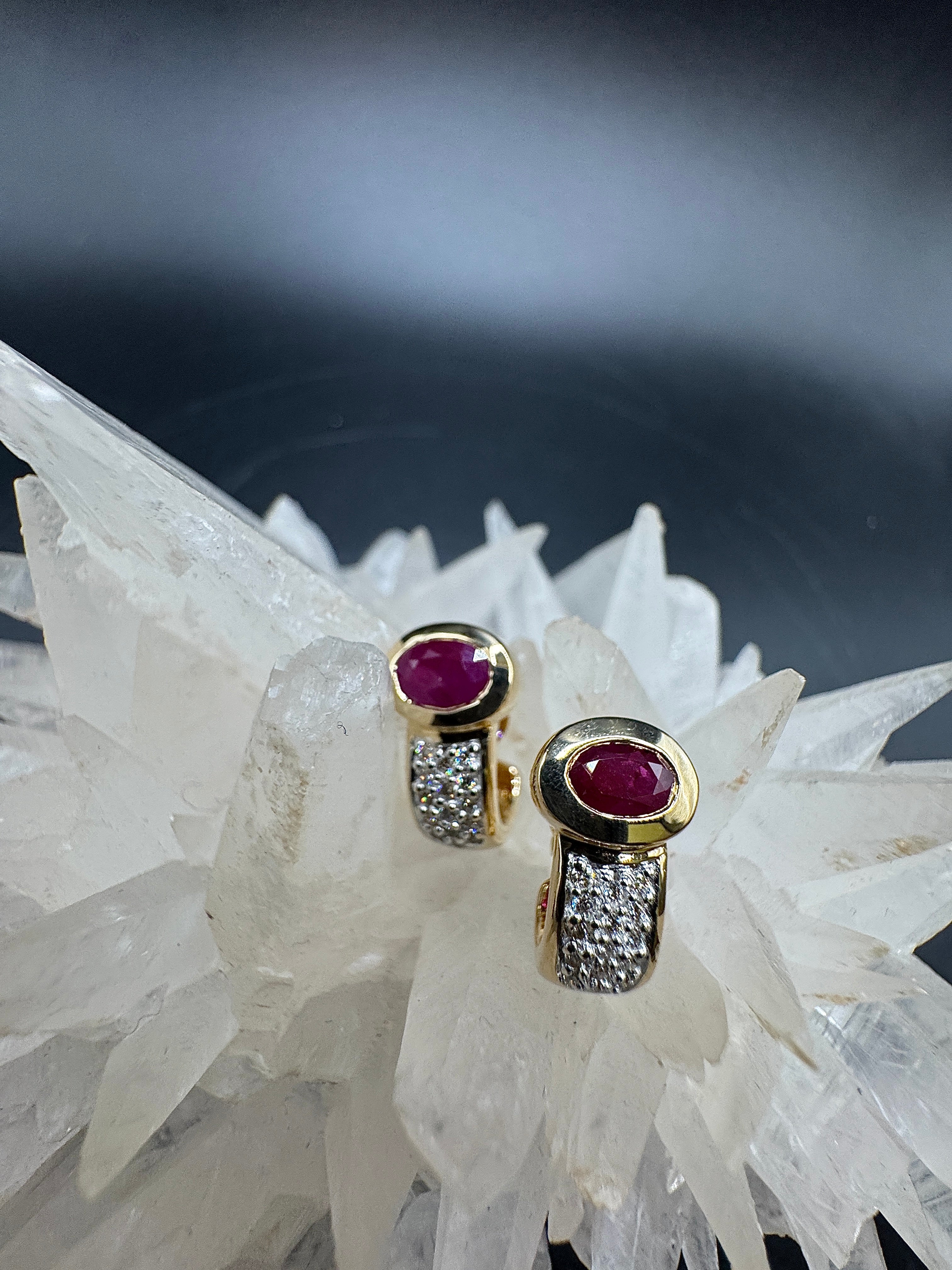 Timeless Half-Hoop Earrings in 14 Karat Yellow Gold with Rubies & Brilliant-Cut Diamonds