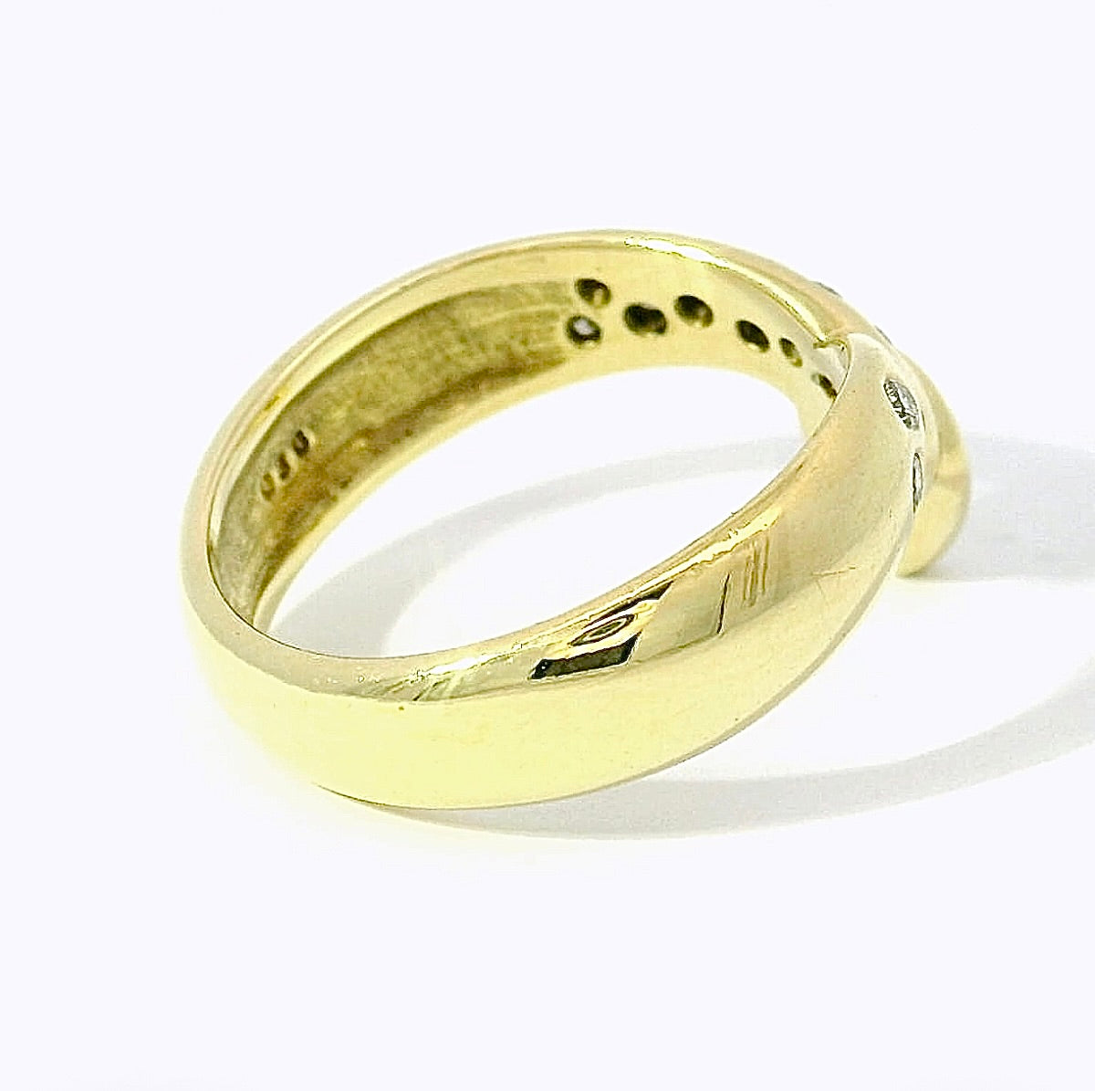 Eleganter Ring in 14 Karat Gelbgold mit feinen Brillanten