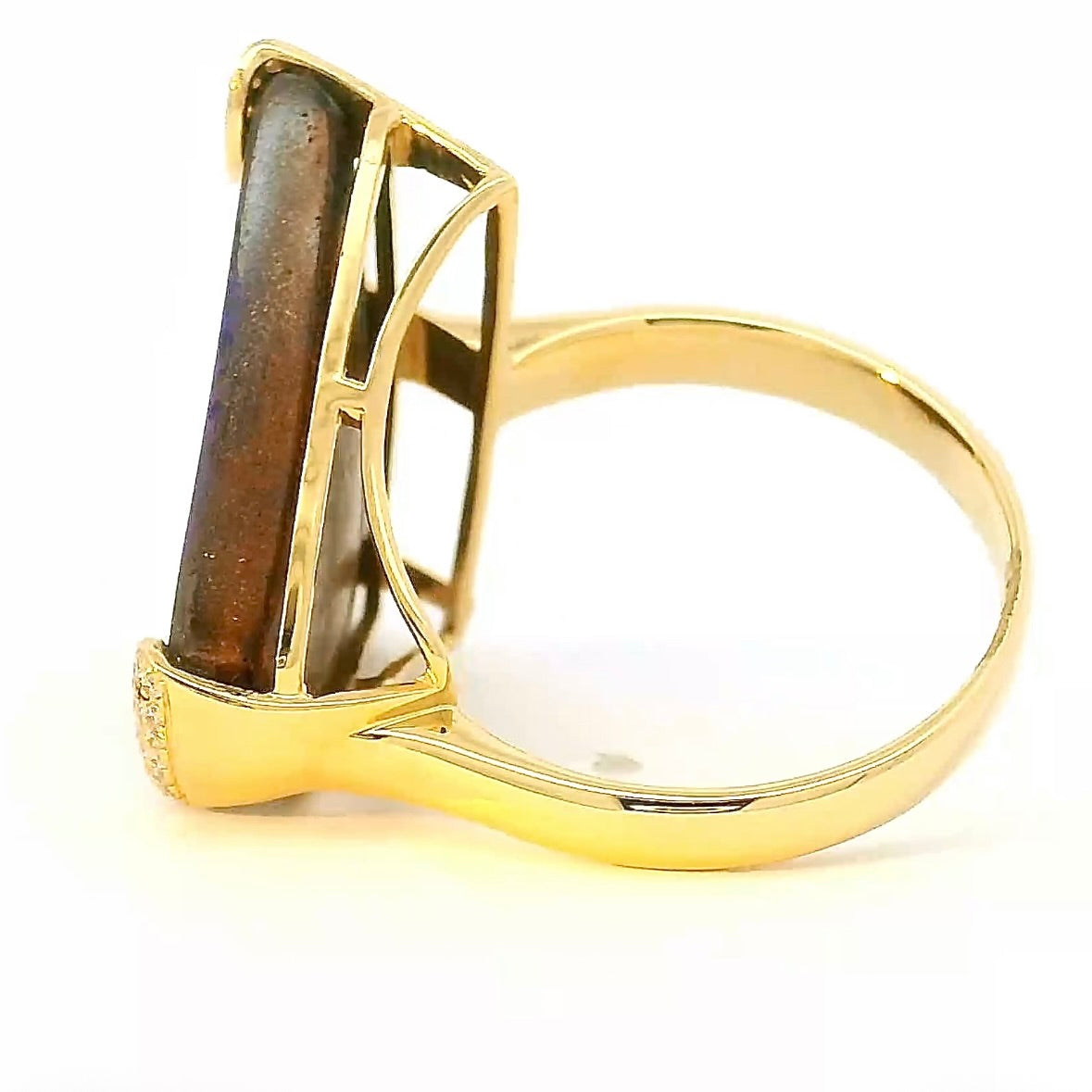 Edler Ring in 18 Karat Gelbgold mit Boulderopal & Brillanten