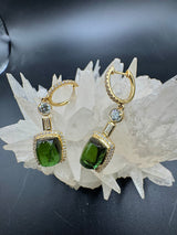 Hängende Ohrringe in 18 Karat Gelbgold mit Brillanten, Diamanten & Turmalinen