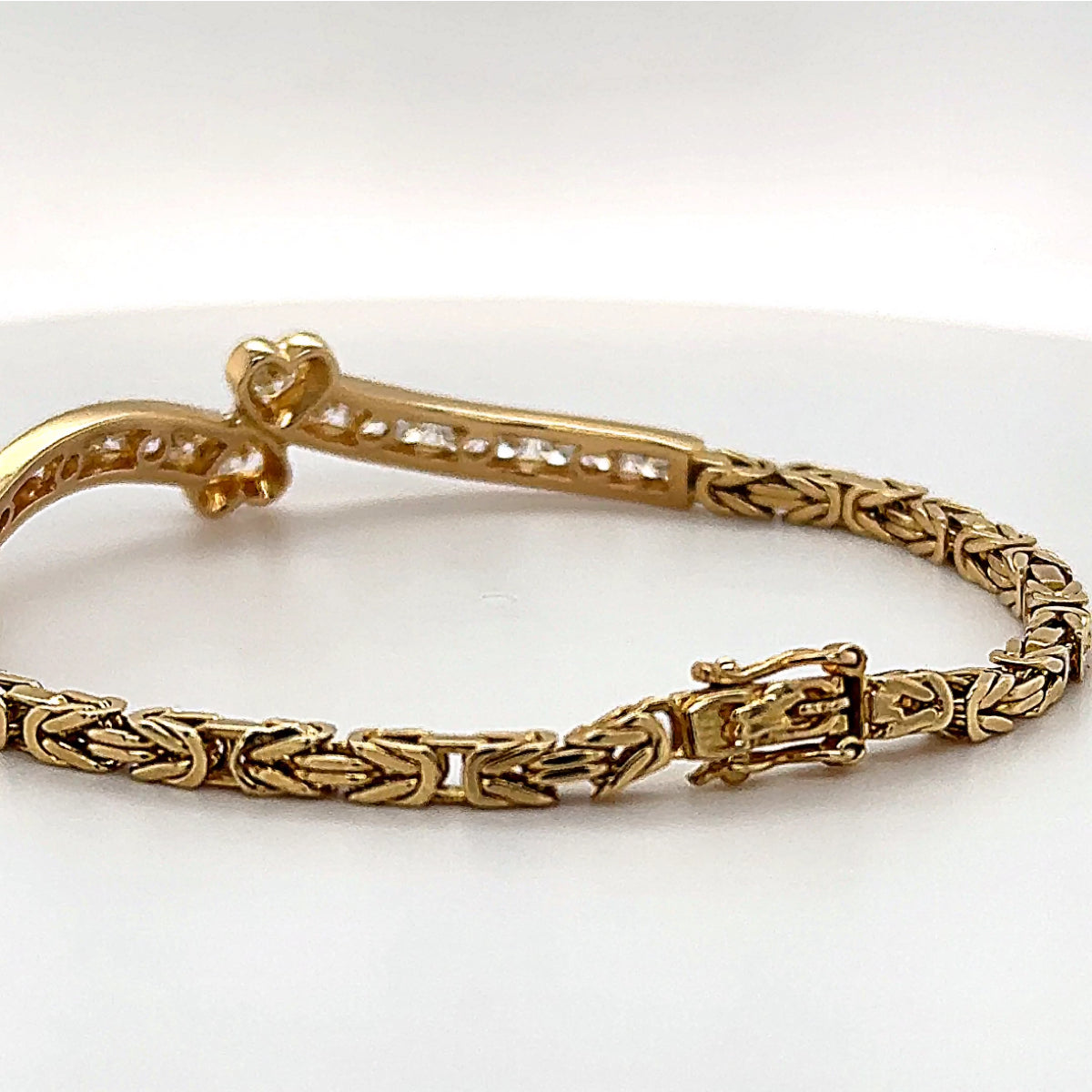 Hochwertiges Armband in 18 Karat Gelbgold mit herausragenden Brillanten