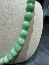 Hochwertige Jade-Kette mit 18 Karat Kugelschloss