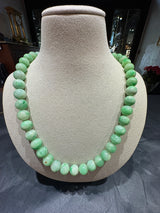 Hochwertige Jade-Kette mit 18 Karat Kugelschloss