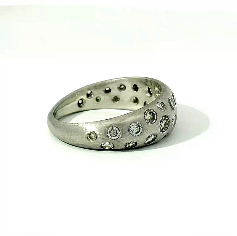 Edler Sternenhimmel-Ring in 14 Karat Weißgold mit Brillanten