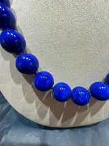 Edle Lapis Lazuli Halskette mit 14 Karat Gelbgold Kugelschloss