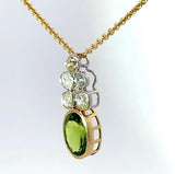 Moderner Peridot Anhänger in 14 Karat Bicolor Gold mit großen Diamanten