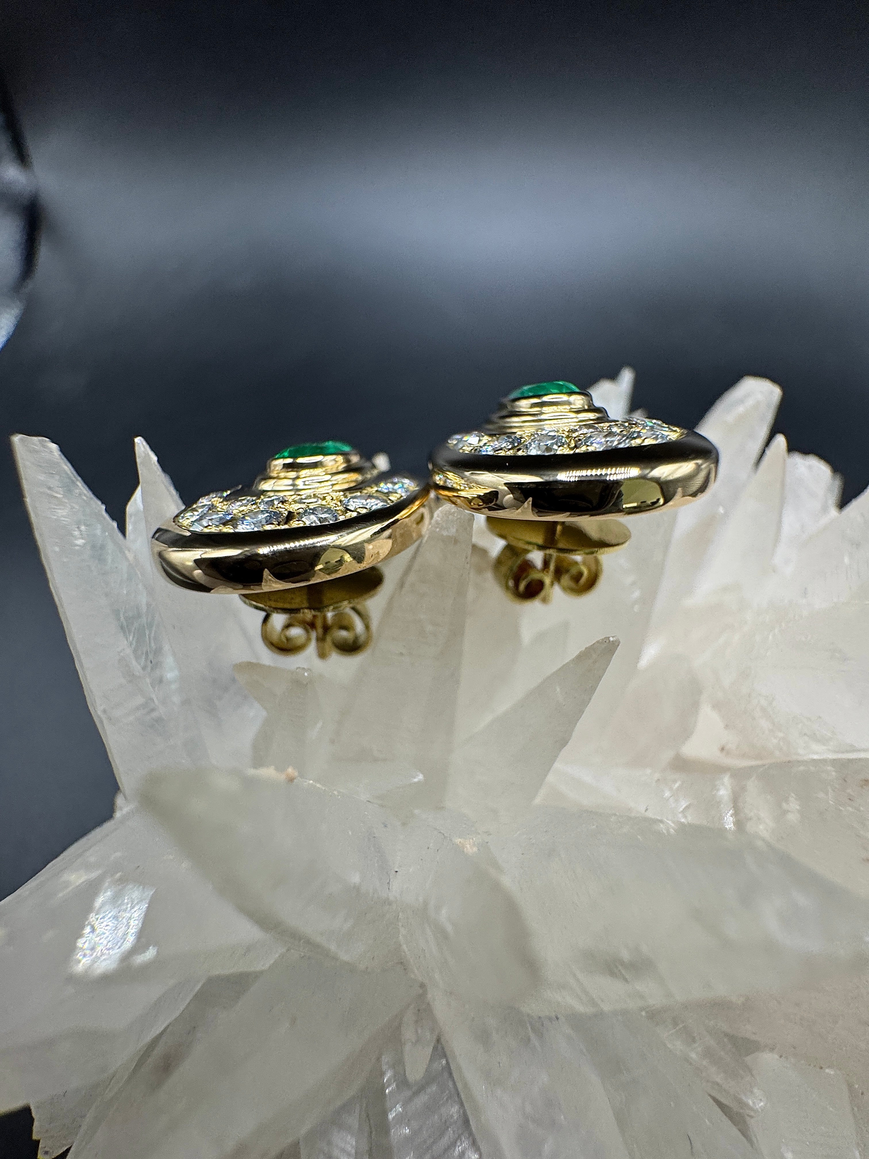 Handcrafted stud earrings in 18k yellow gold with fine emeralds & brilliant-cut diamonds