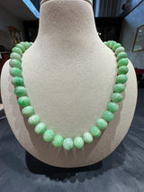 Hochwertige Jade-Kette mit 18 Karat Kugelschloss