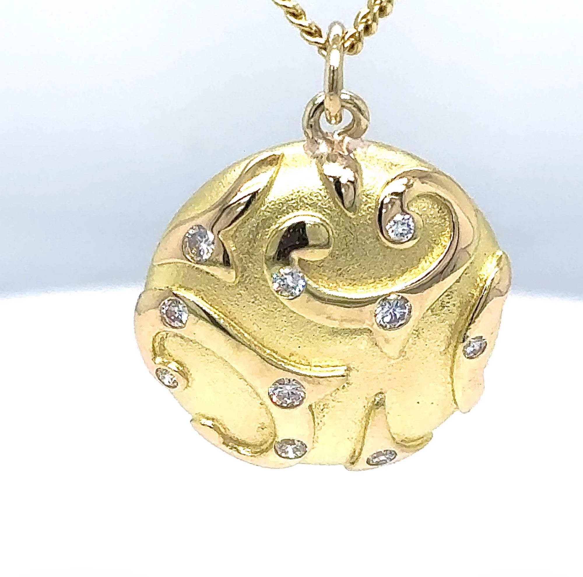 Ausgefallener Anhänger in 18 Karat Gelbgold mit feinen Brillanten