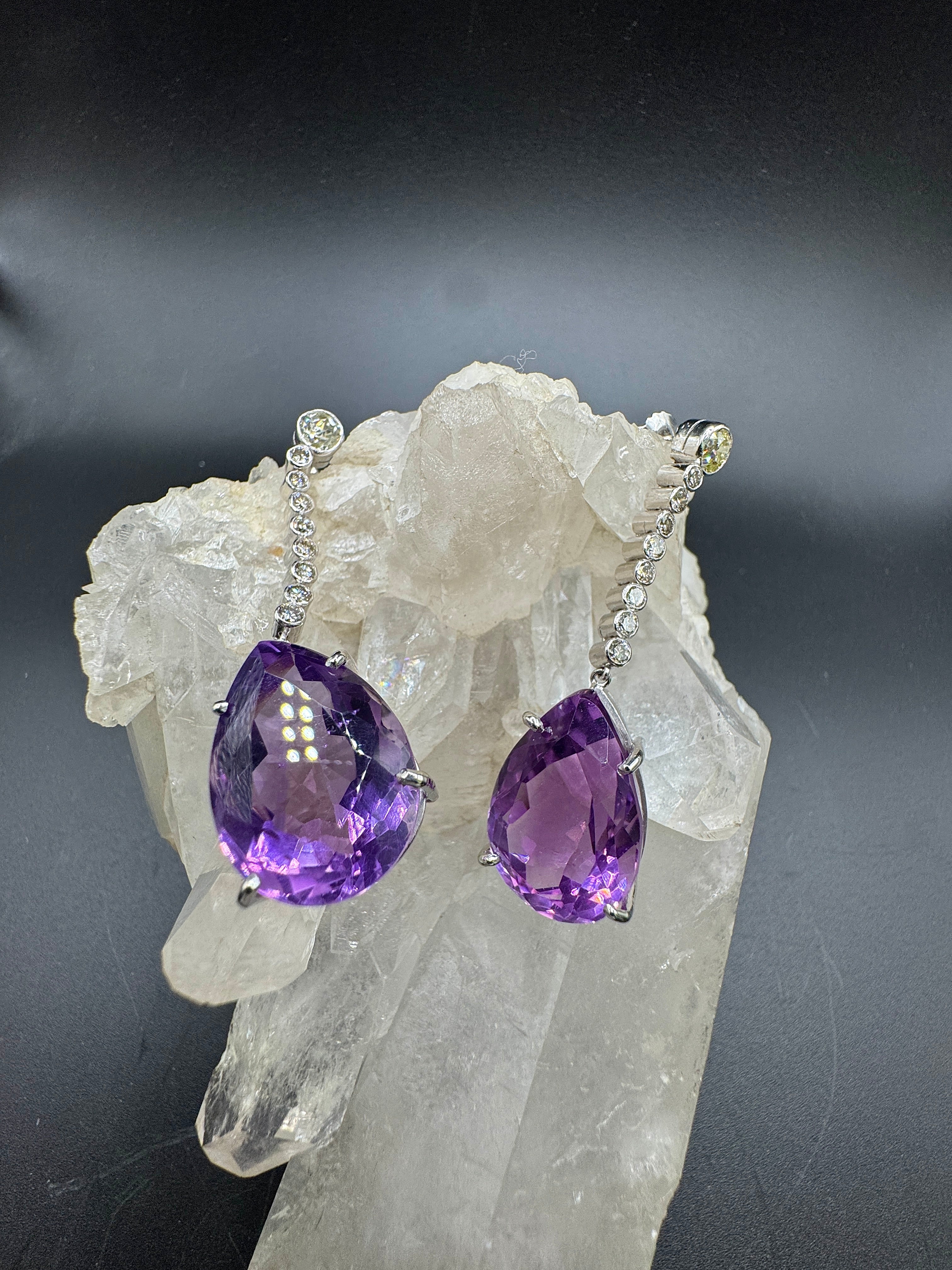 Edle Hängeohrringe in 18 Karat Weißgold mit Altschliff-Diamanten & Amethysten